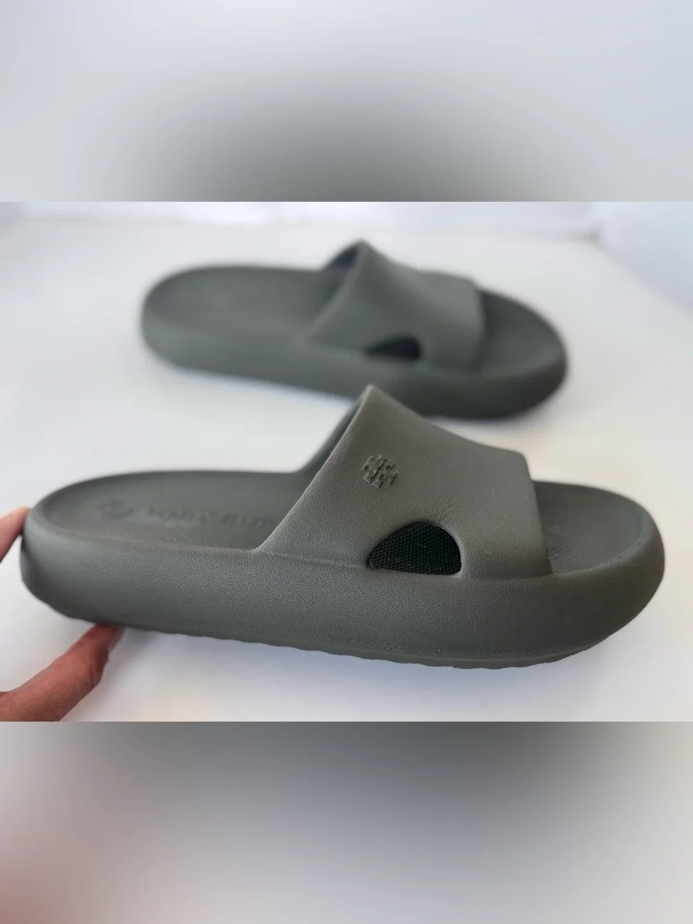 Tory Burch Shower Slides Leccio Olive Green Water Pool Sandals Shoes Size 7